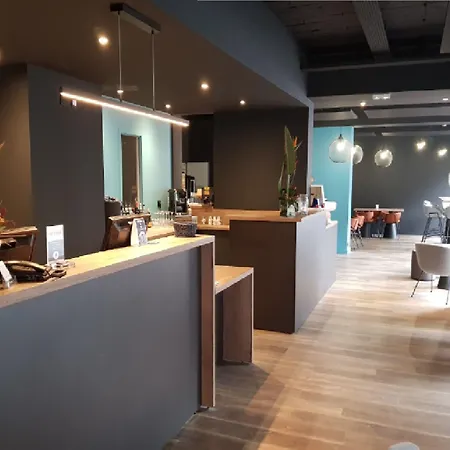 Kyriad Ferrand Centre 3*