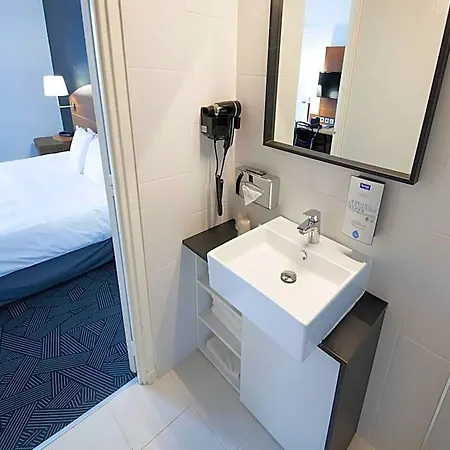 Hotel Kyriad Ferrand Centre 3*