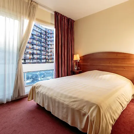 Hotel Kyriad Ferrand Centre 3*
