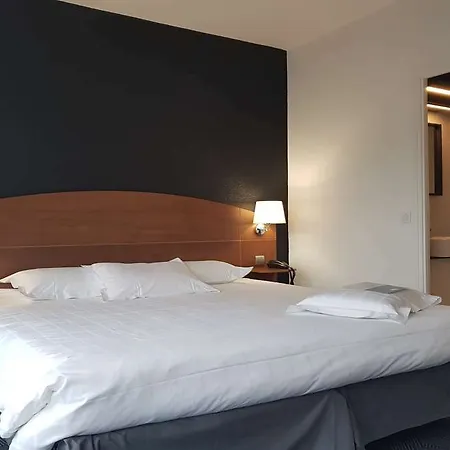 Szálloda Kyriad Ferrand Centre 3*