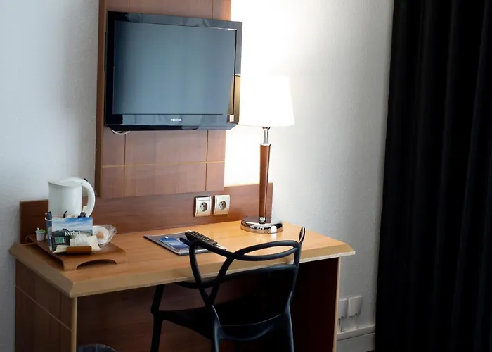 Szálloda Kyriad Ferrand Centre