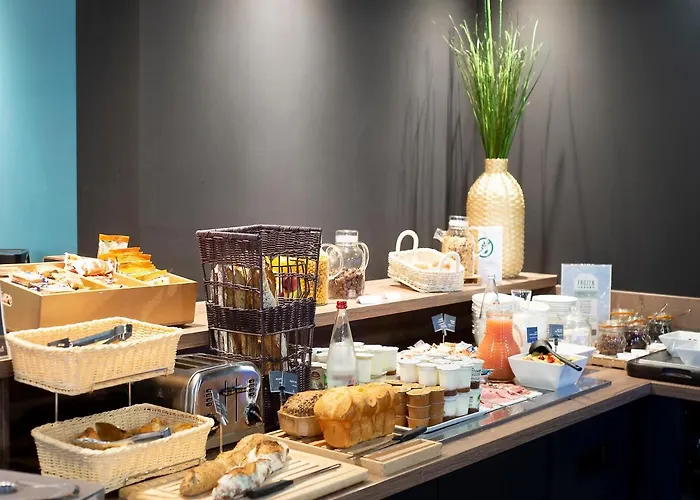 Kyriad Ferrand Centre 3*