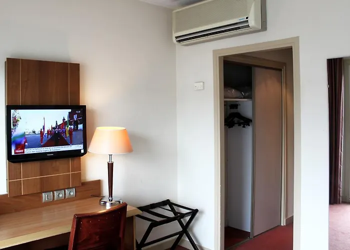 Kyriad Ferrand Centre Szálloda 3*