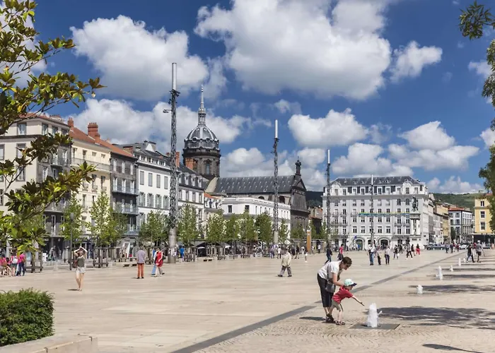 Szálloda Kyriad Ferrand Centre