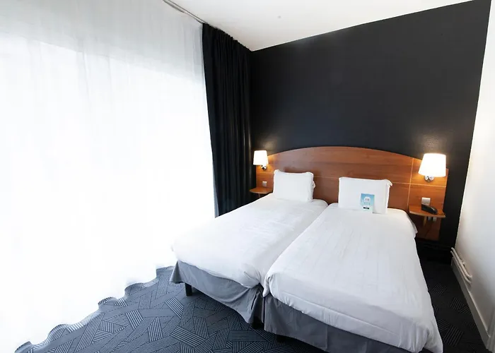 Kyriad Ferrand Centre 3*