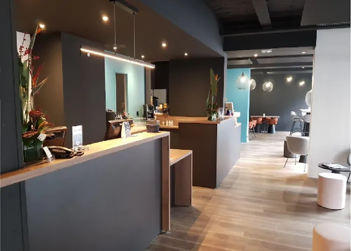 Kyriad Ferrand Centre 3*