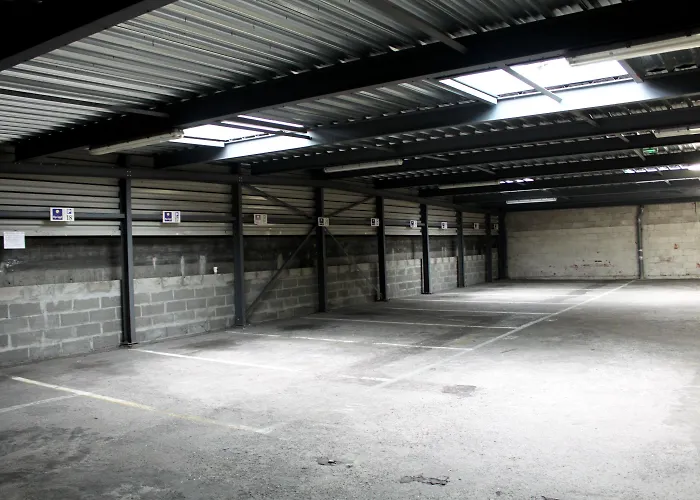 Kyriad Ferrand Centre 3*